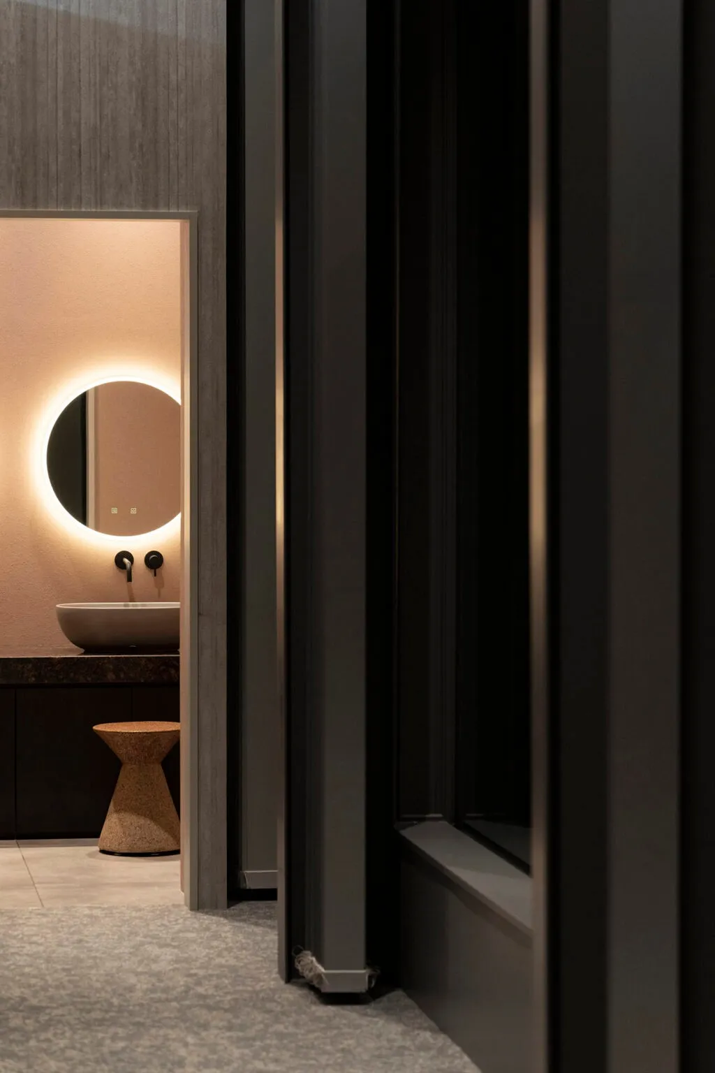 MISEL Clinic/ReVIOS/Art Make Studio