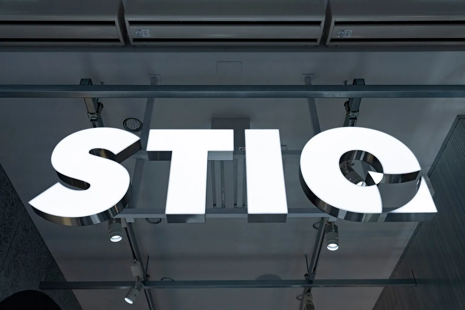 STIQ Store Shinsaibashi